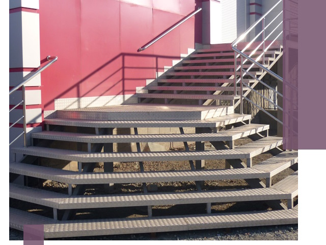 Лестницы для магазина в Ефремах — изготовление и монтаж