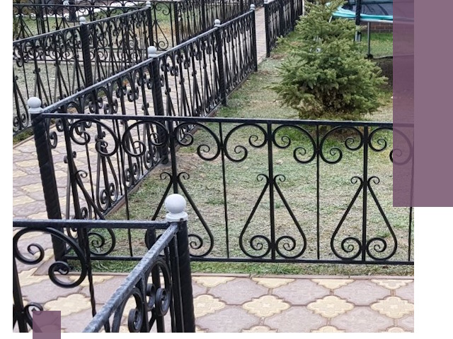 Кованые газонные ограждения под ключ в Ефремах
